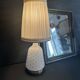Lampe Napoléon III en opaline blanche aux étoiles dorées
