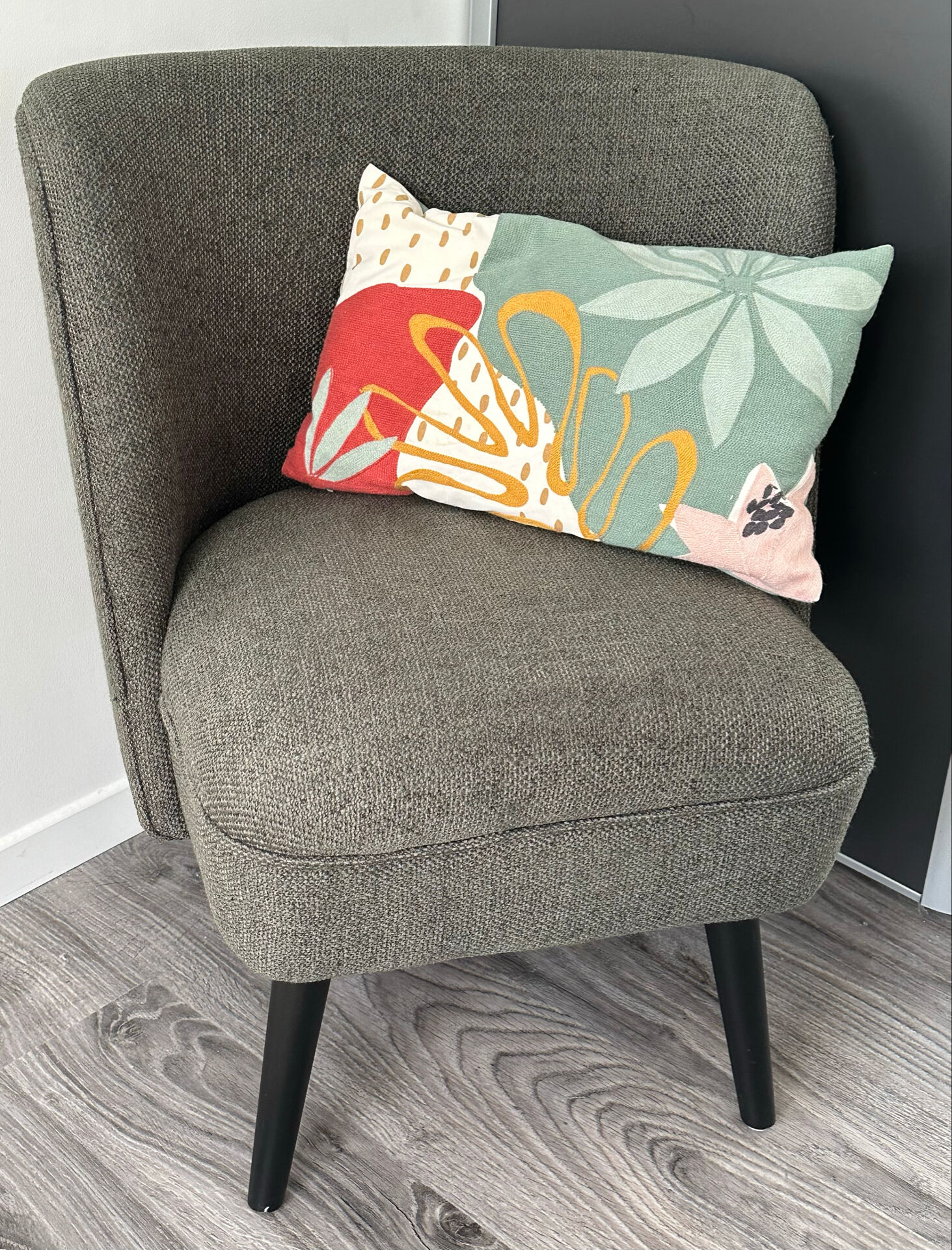 Compact armchair in green/grey chenille fabric