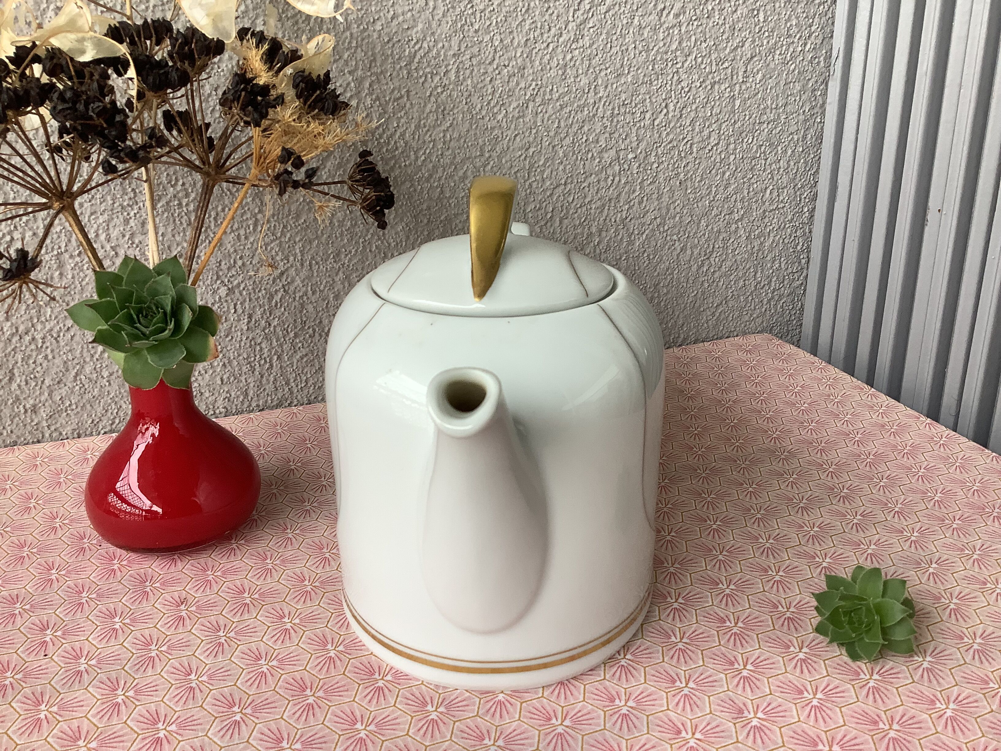 Porcelain teapot Eschenbach Bavaria-Germany