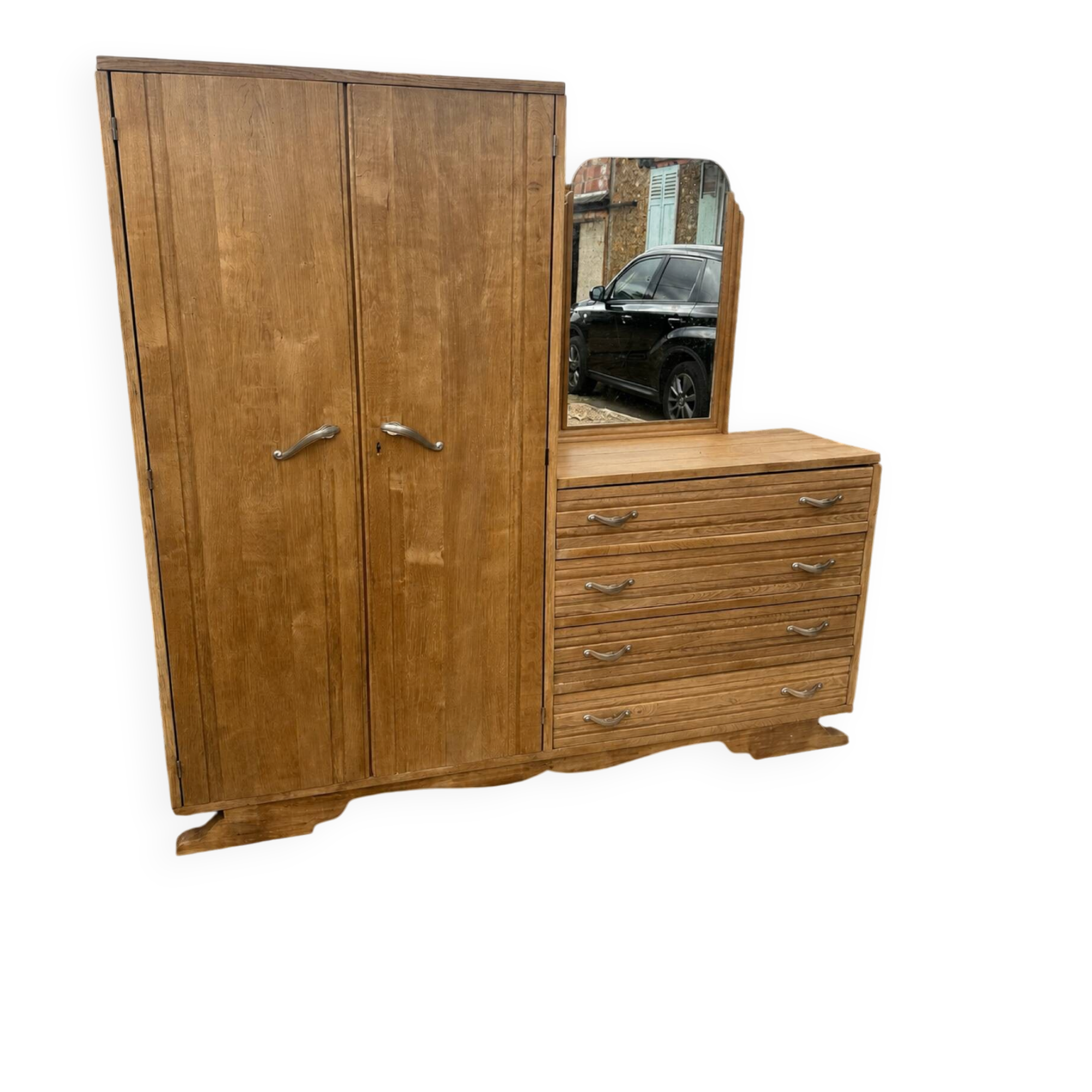 Wardrobe chest