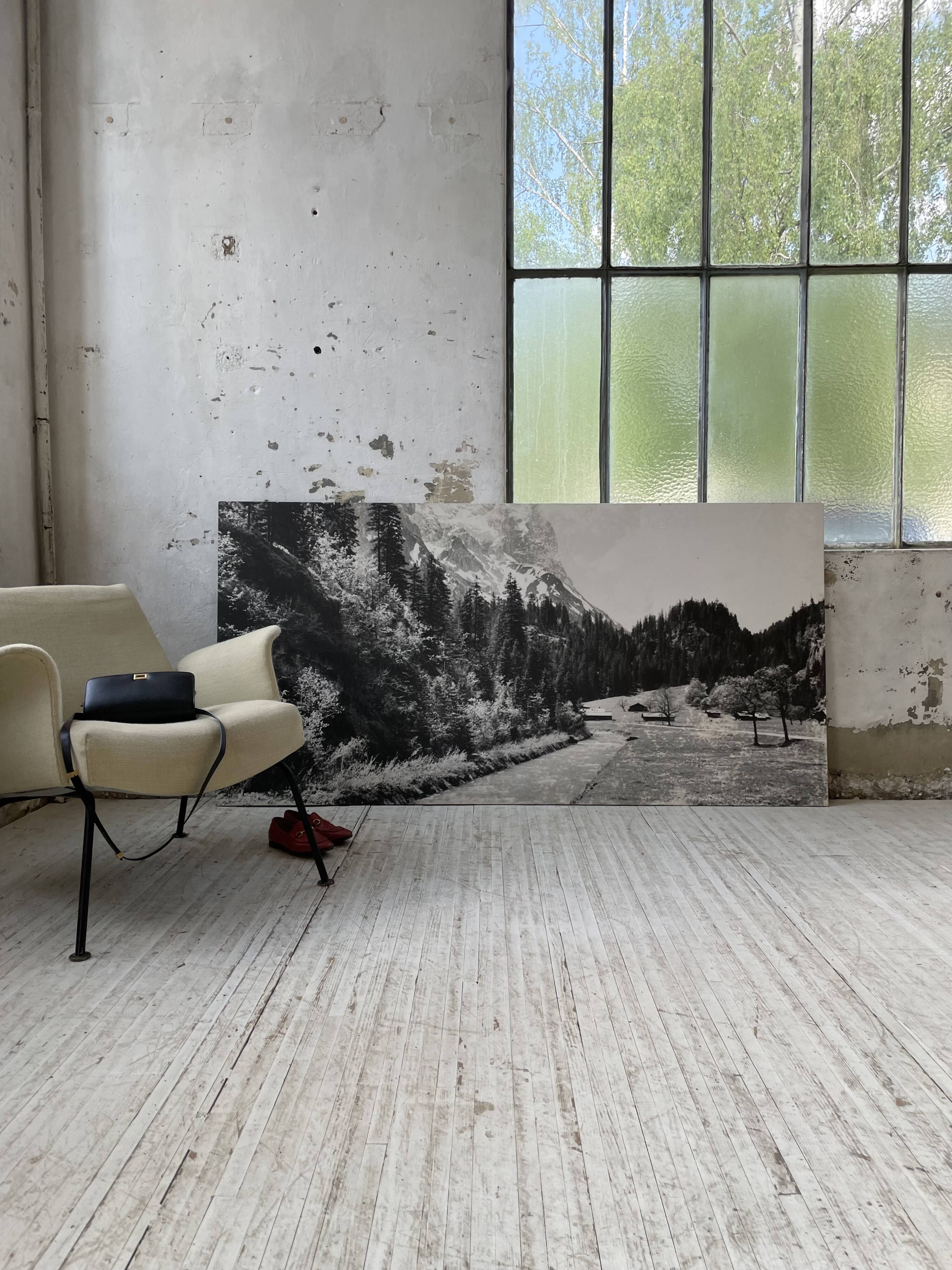 Old XXL black and white mountain photography