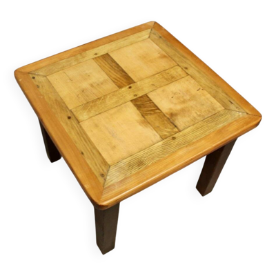 Table basse dessus parquet ancien