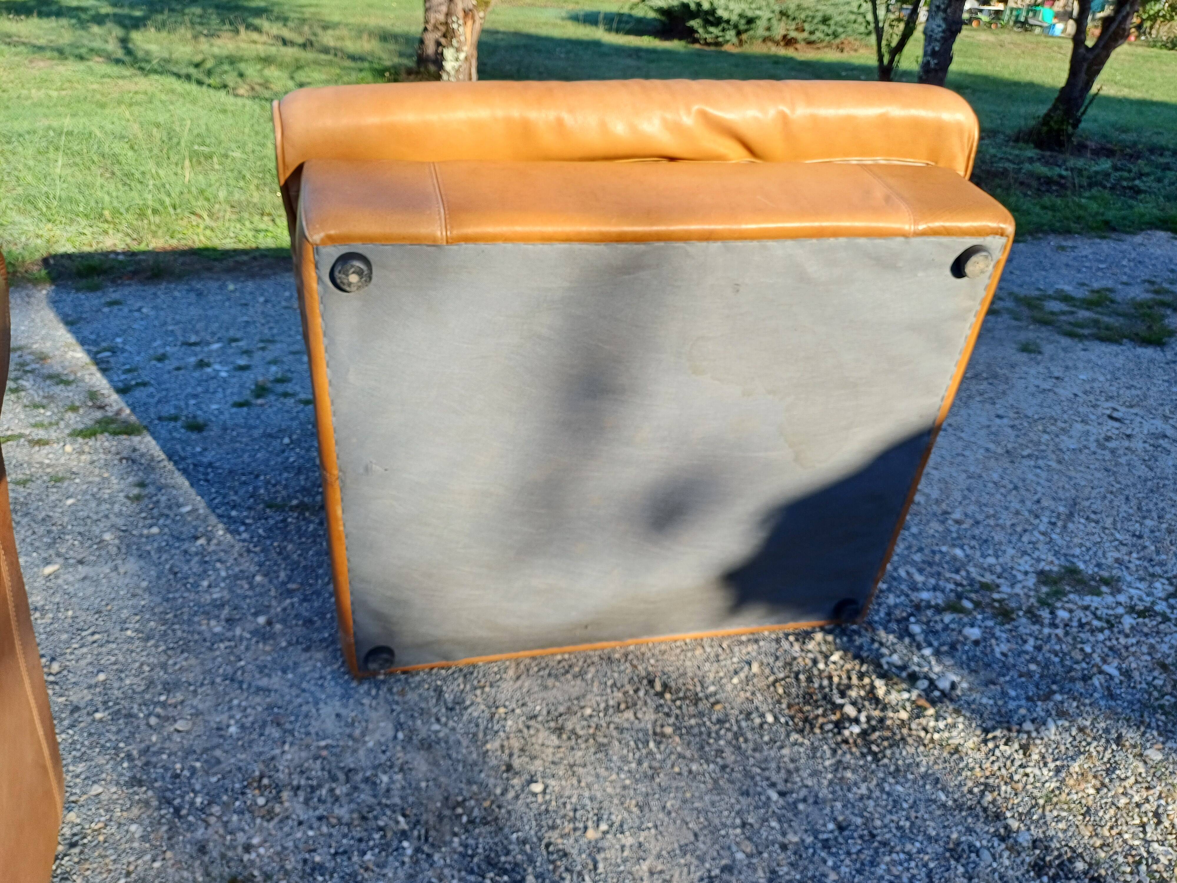 Paire de Fauteuils Vintage en Skai Marron Clair
