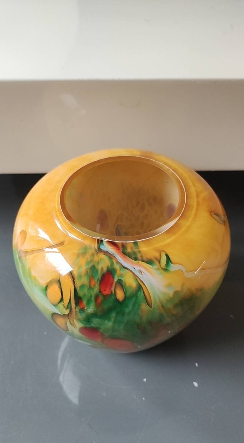 Ovoid-shaped vase, in blown art glass. Speckled inclusions