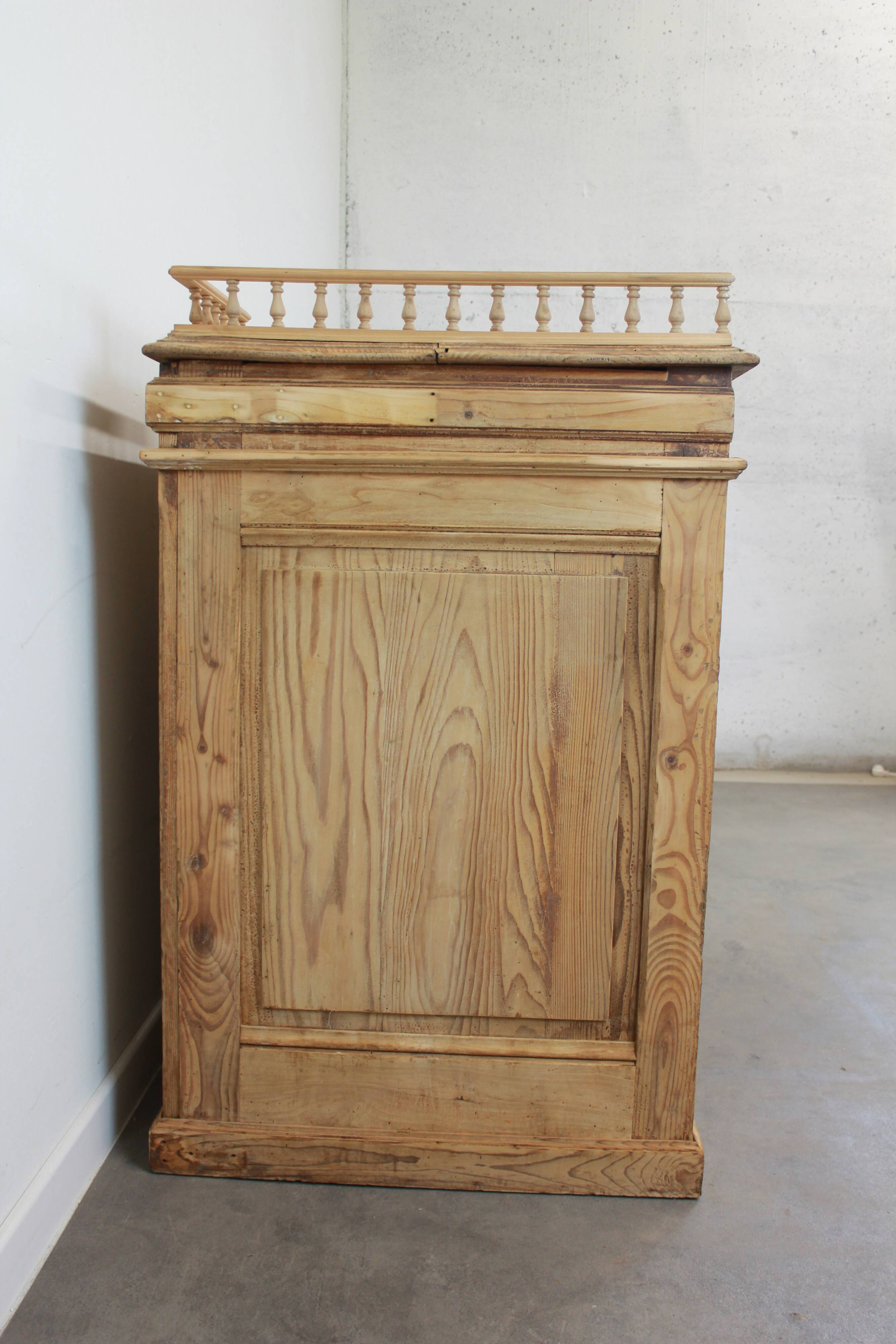 Fir wood trade counter