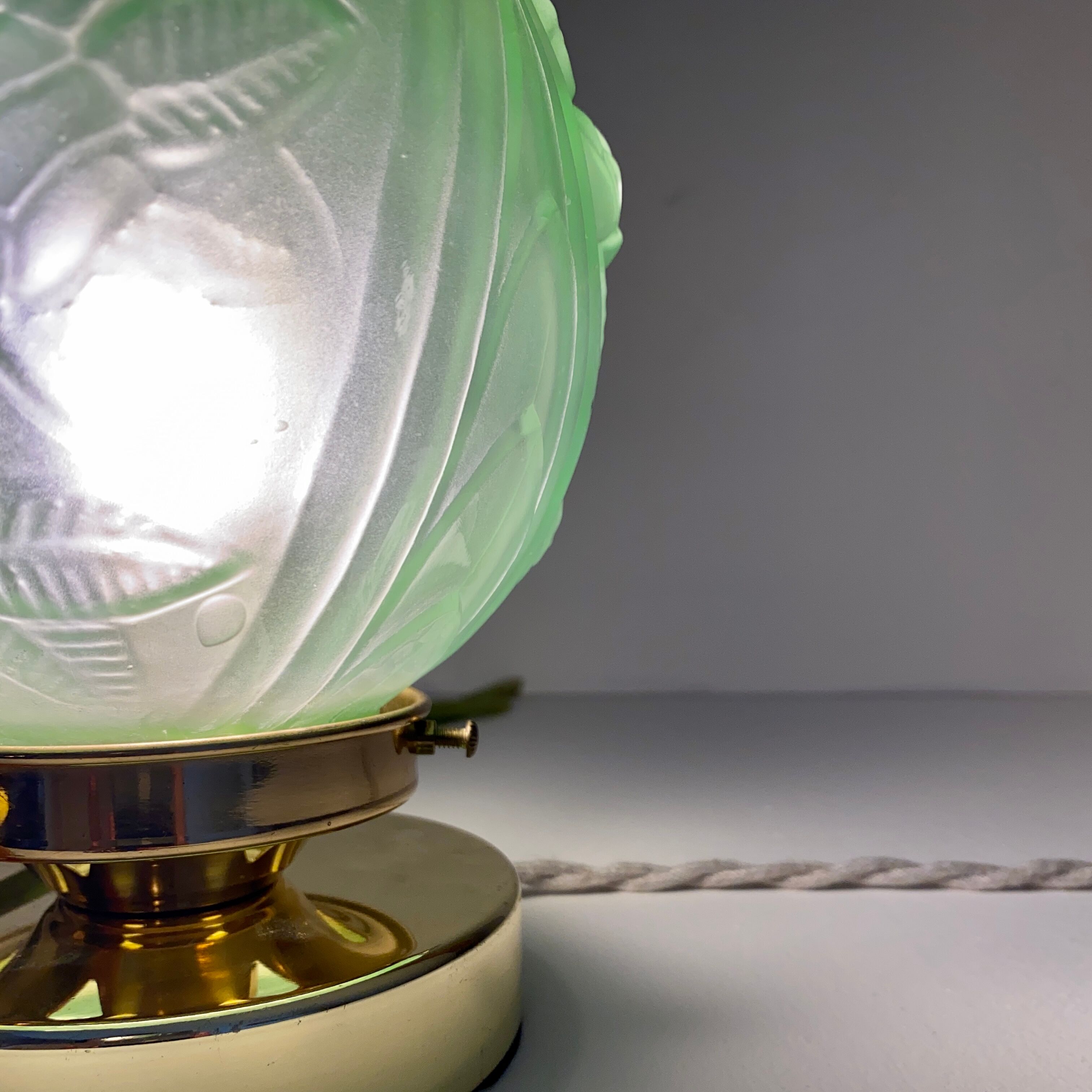 Vintage art deco globe table lamp in frosted glass