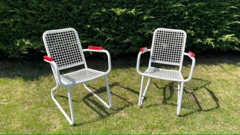 Vintage chair in steel wire on sled base, 1970s