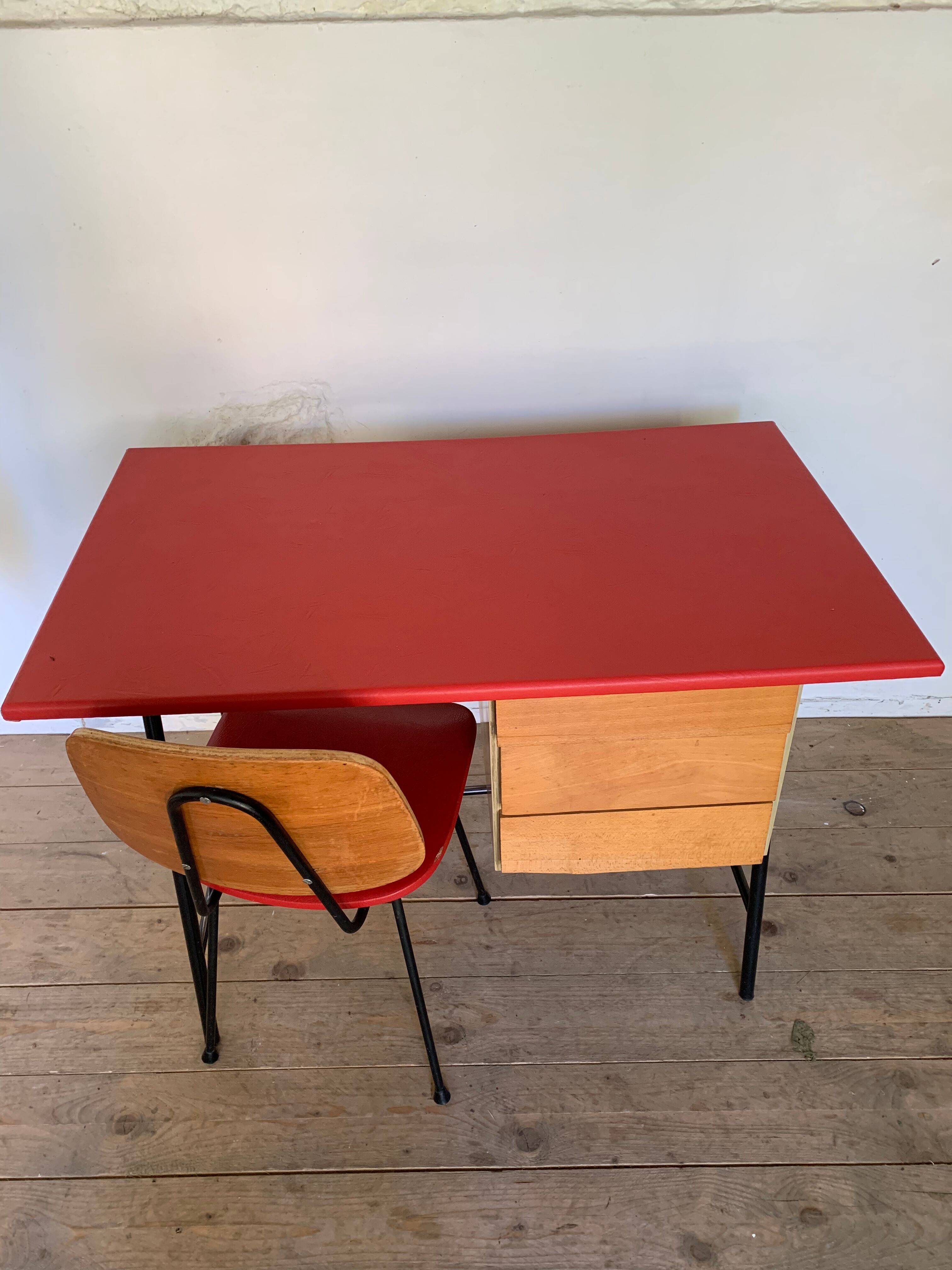 Bureau vintage moderniste pied compas