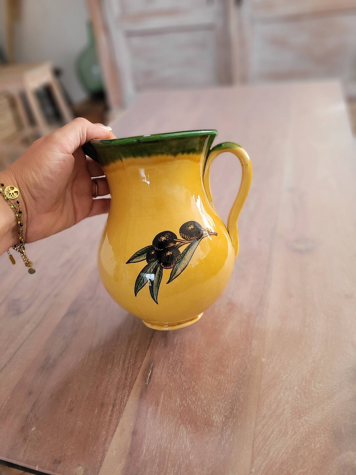 Provençal jug