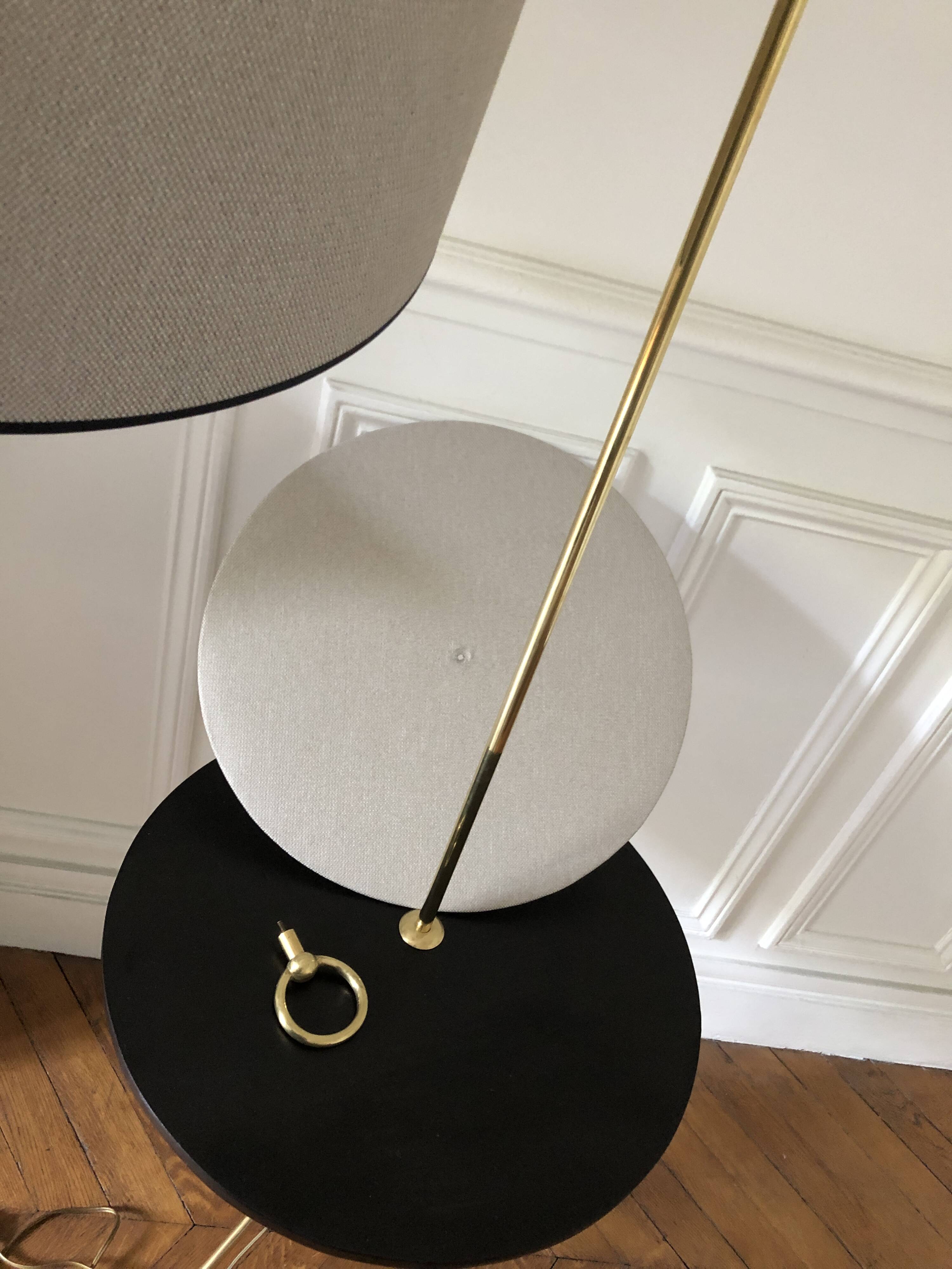 Vintage tripod side table lamp in brass from 1950 - 1960.