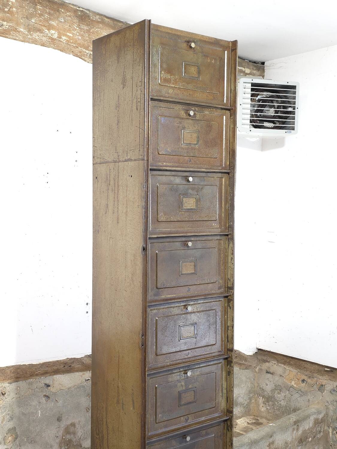 Large metal cabinet with flaps, Strafor or Ronéo style