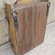 Ancienne vitrine murale tribale en teck birman