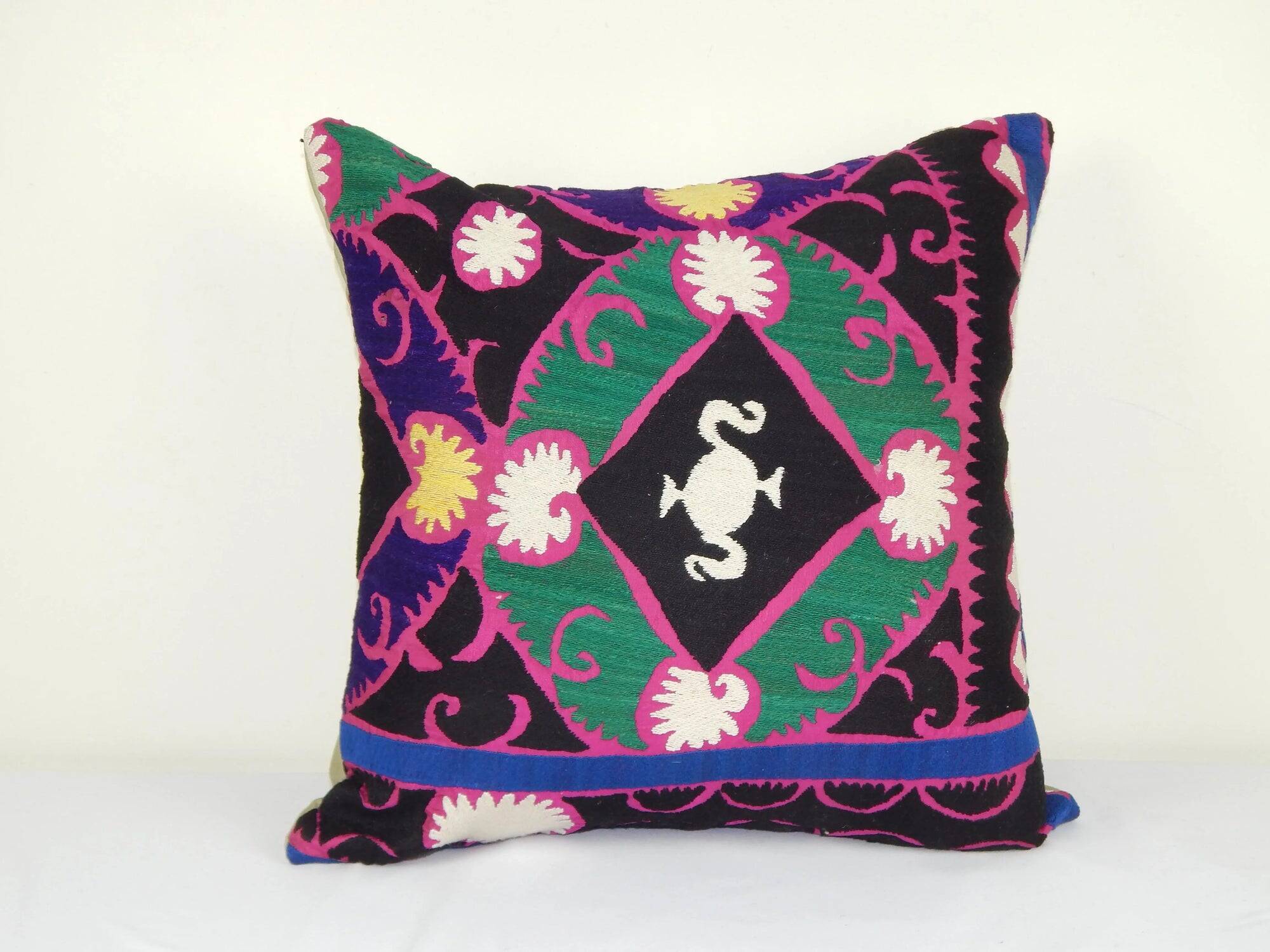 Housse de coussin brodée vintage 46x46 cm