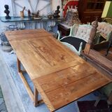 Early 19th century elm wooden extension table with drawer