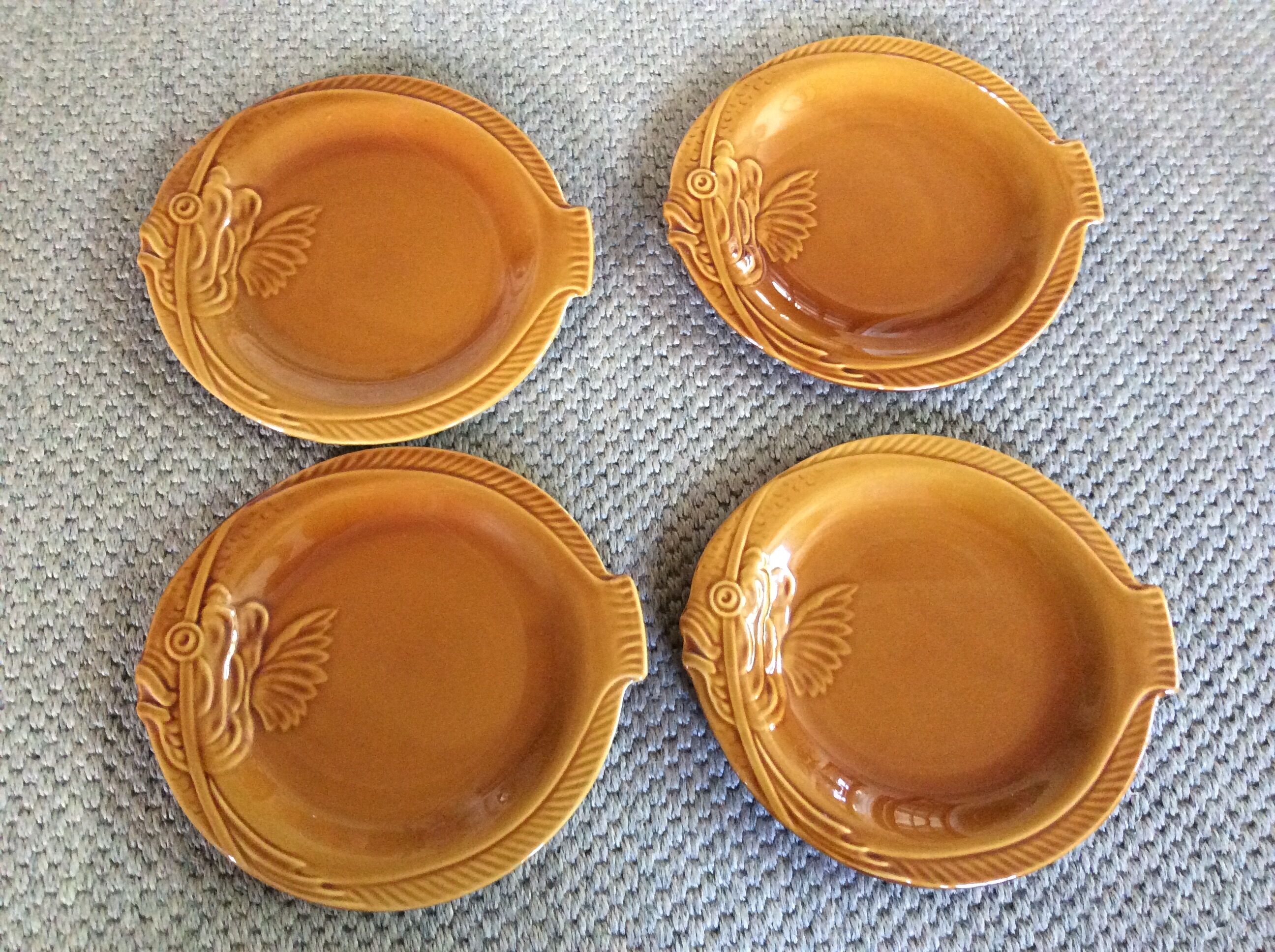 Series of 4 fish plates