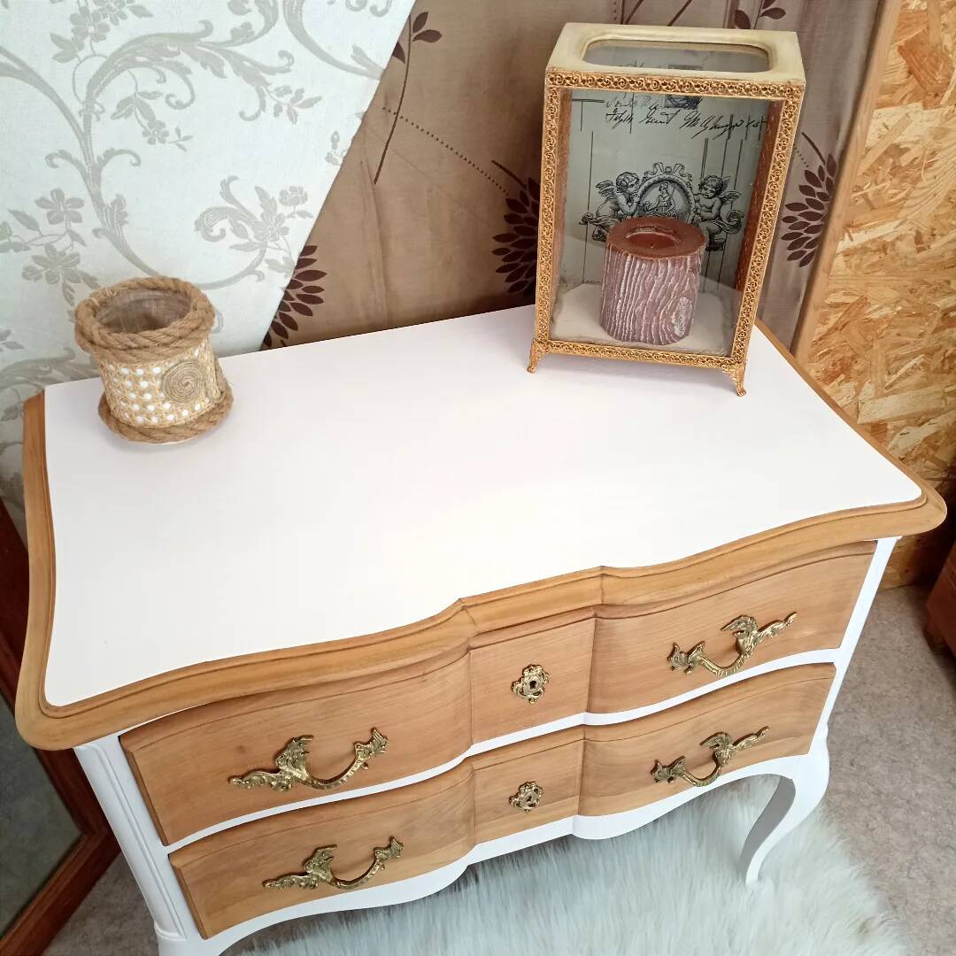 Louis XV style chest of drawers