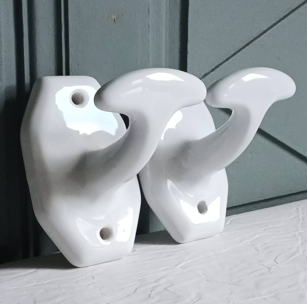 2 enamelled porcelain coat hooks from the 1930s