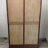 Double curtain cabinet