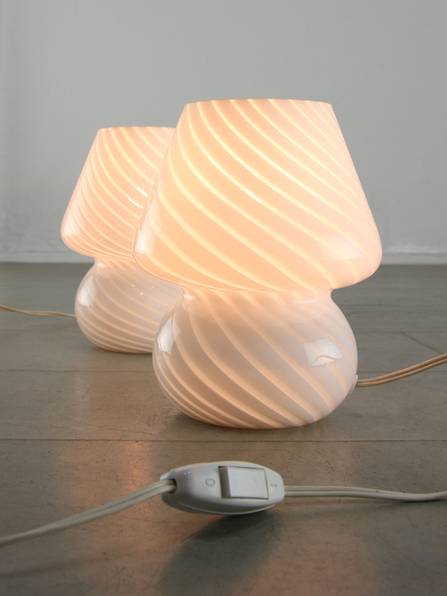 Vintage Murano mushroom swirl table lamp, 70s