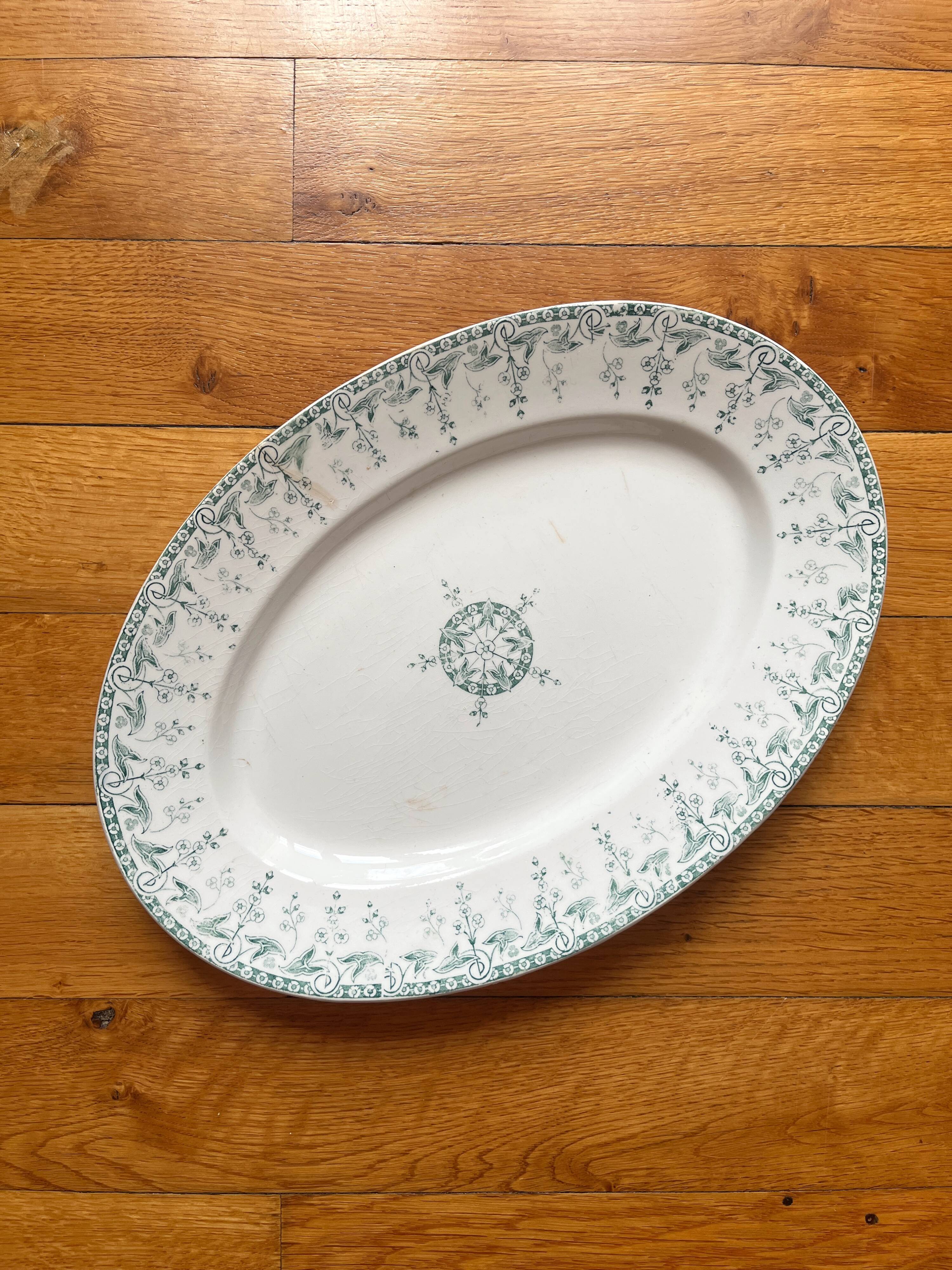 Opaque "Sagittaires" ironstone oval dish from Gien