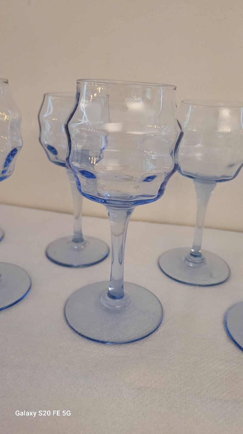 Art deco stemware