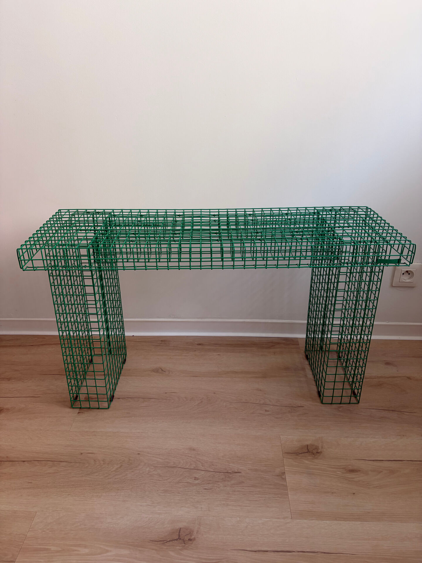 Green metal bench Kalager design