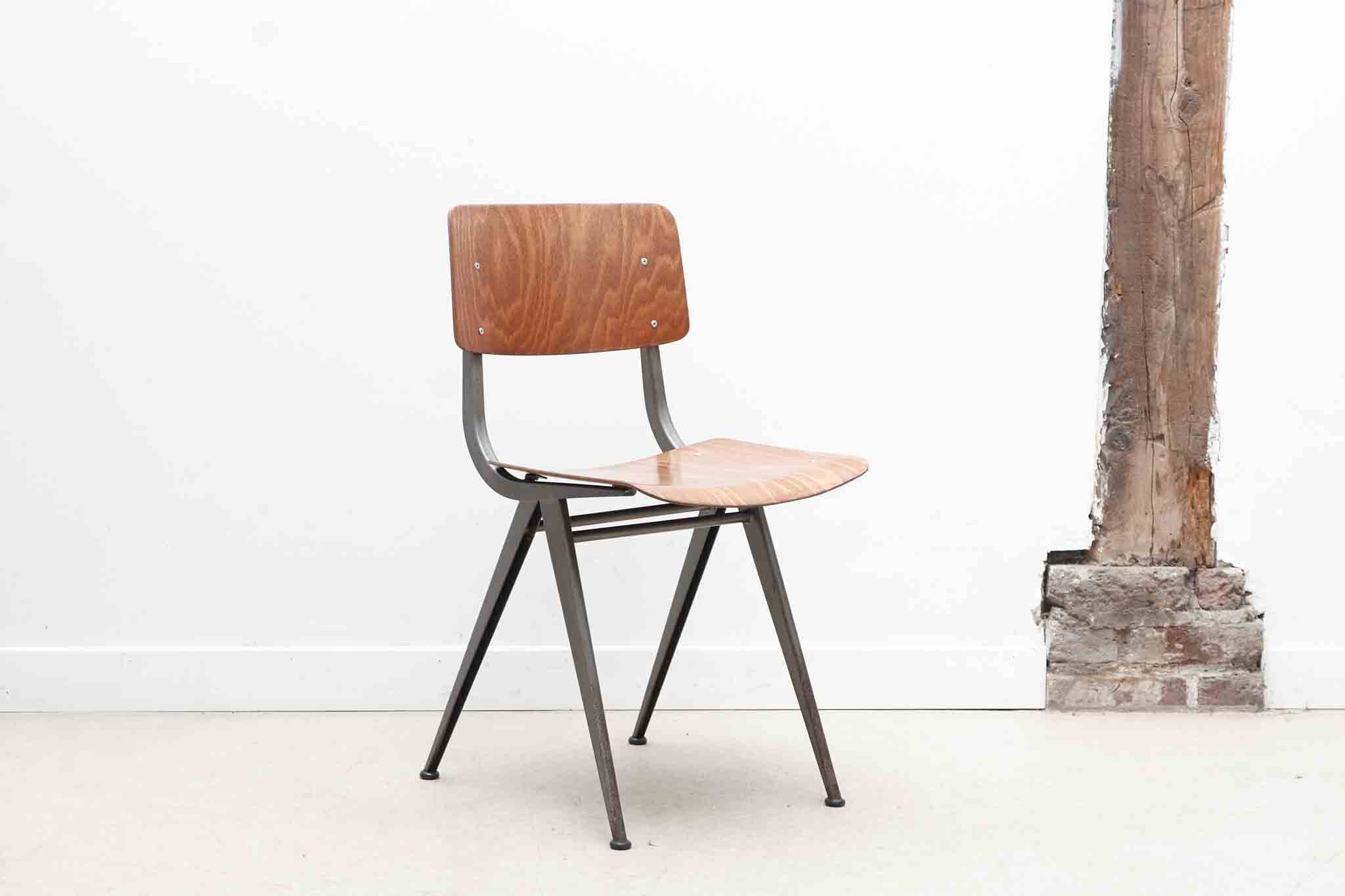 Chair in the style of Friso Kramer, oak and grey.