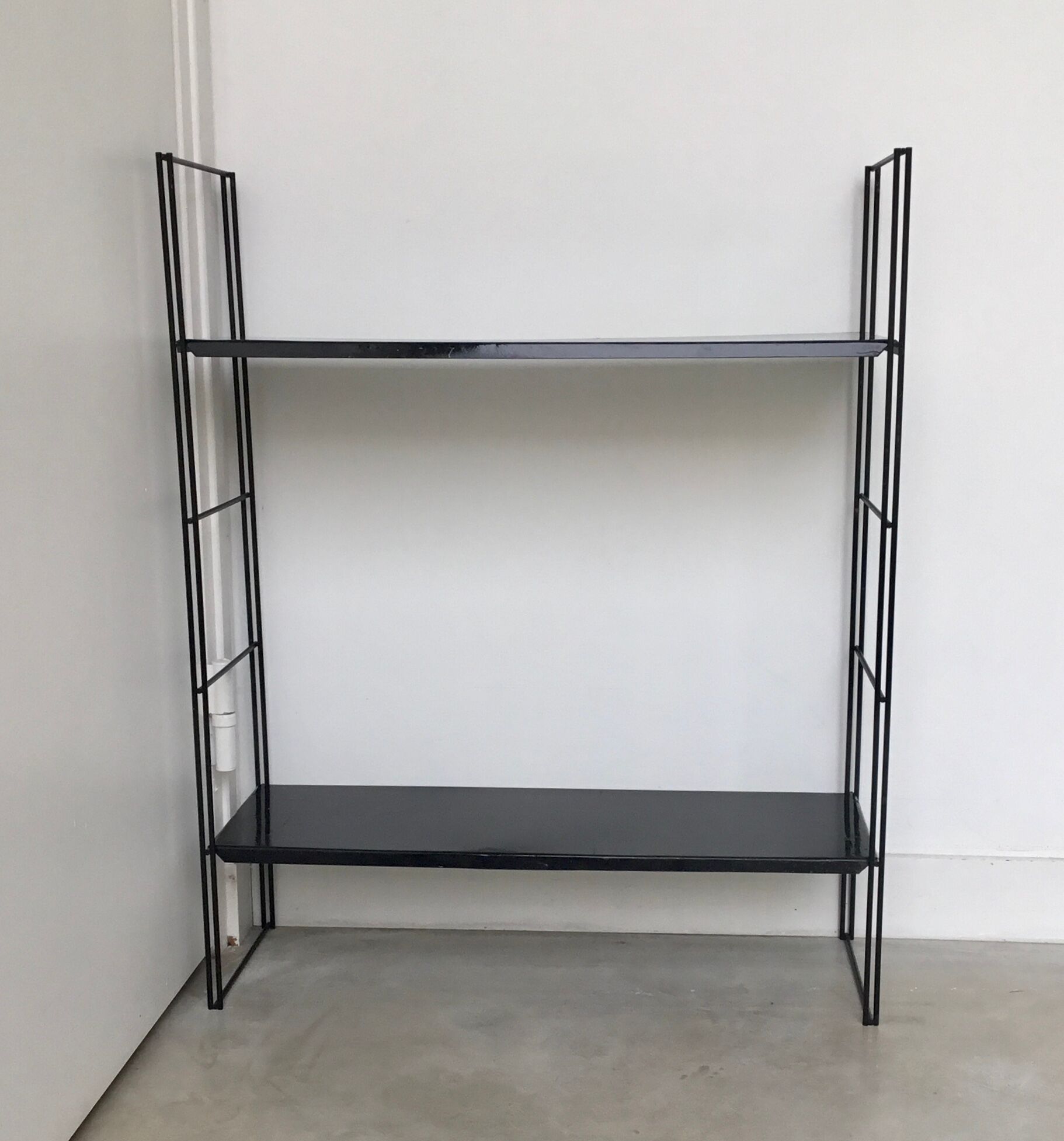Metal string wall shelf - design 1960