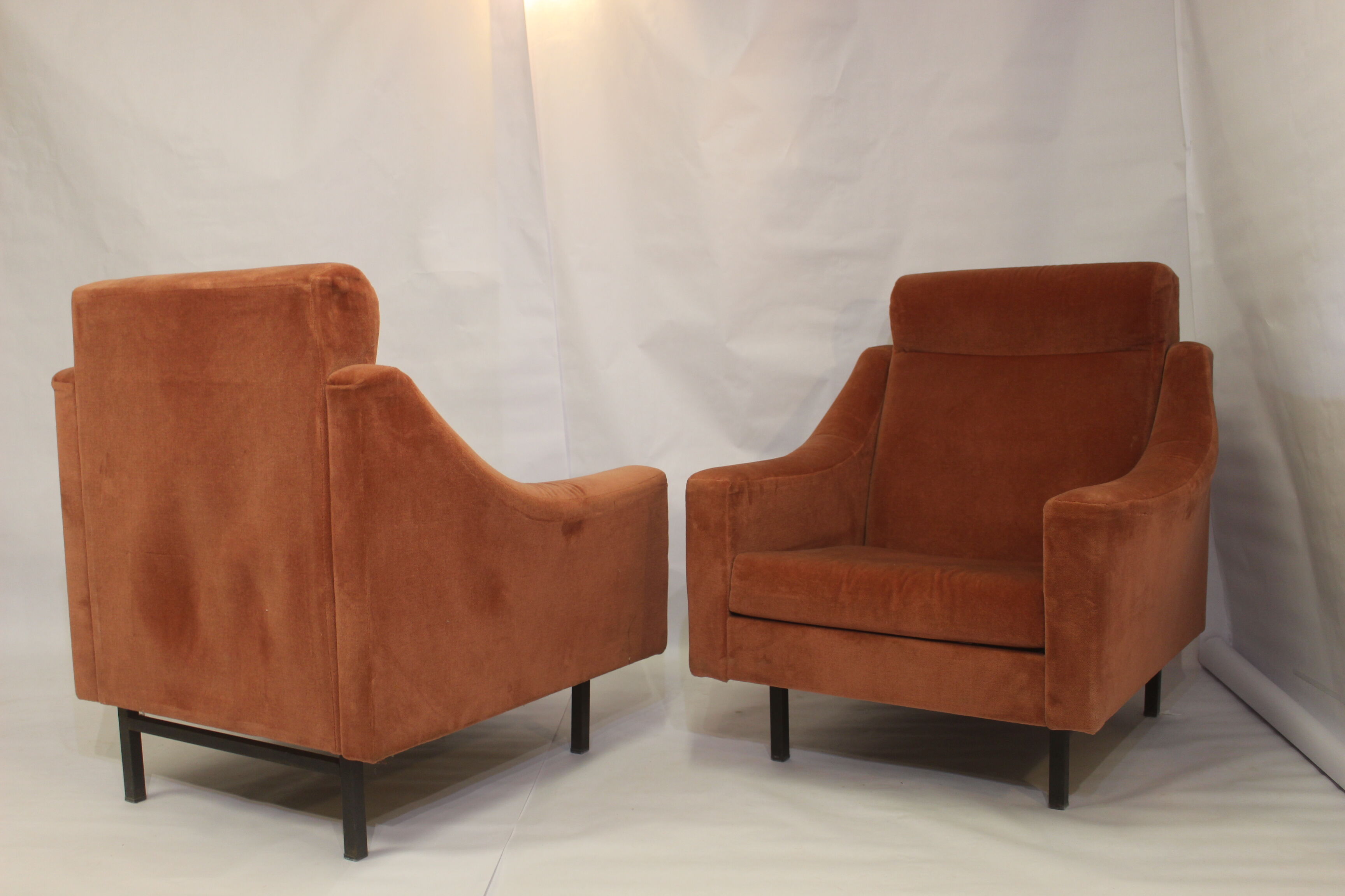 Paire de fauteuils cube en velours style Italien années 70