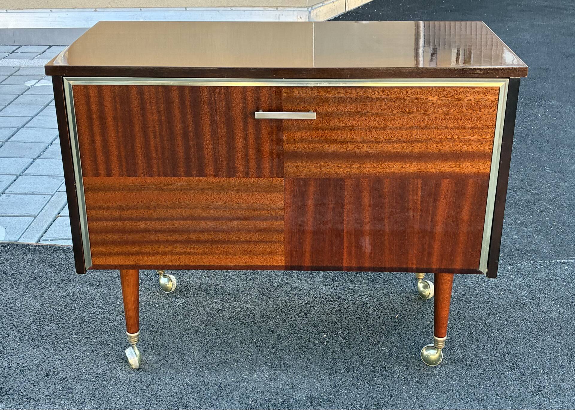 Vintage 70s TV console bar
