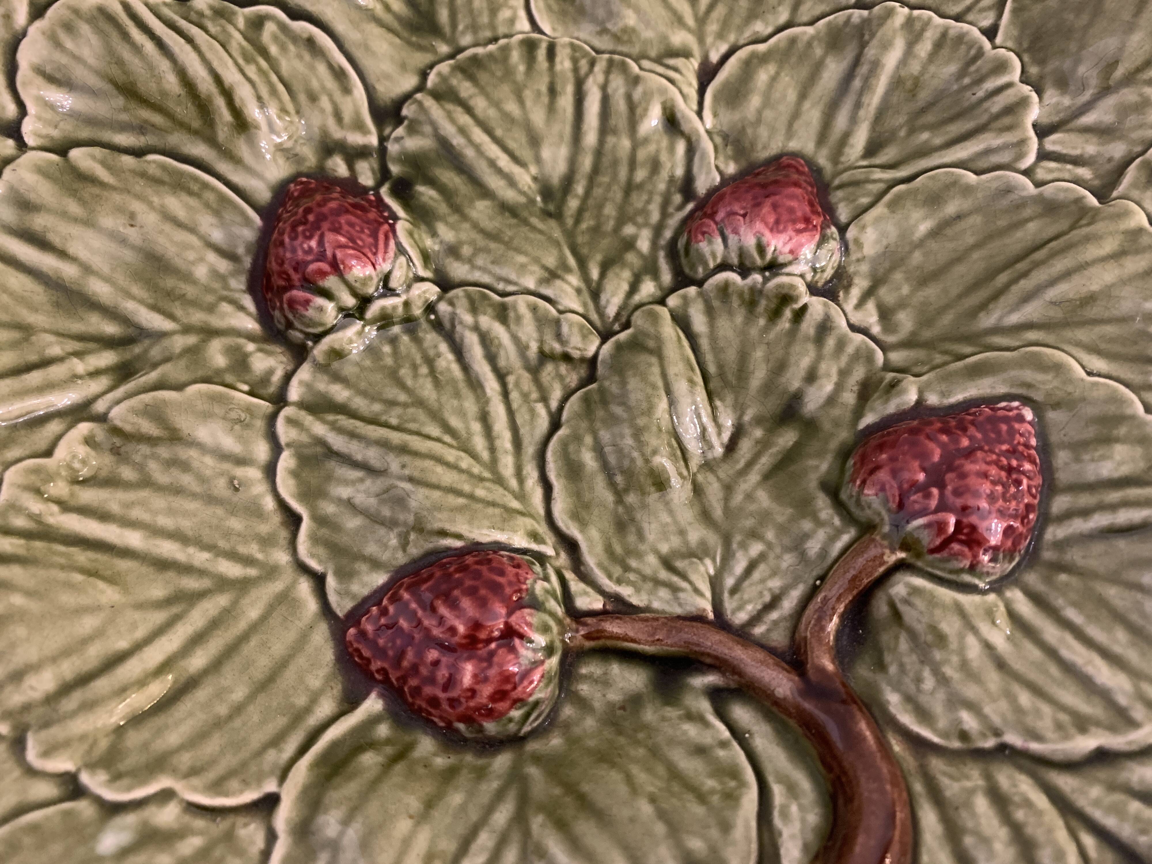 Dish strawberries ceramic slurry