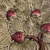 Dish strawberries ceramic slurry