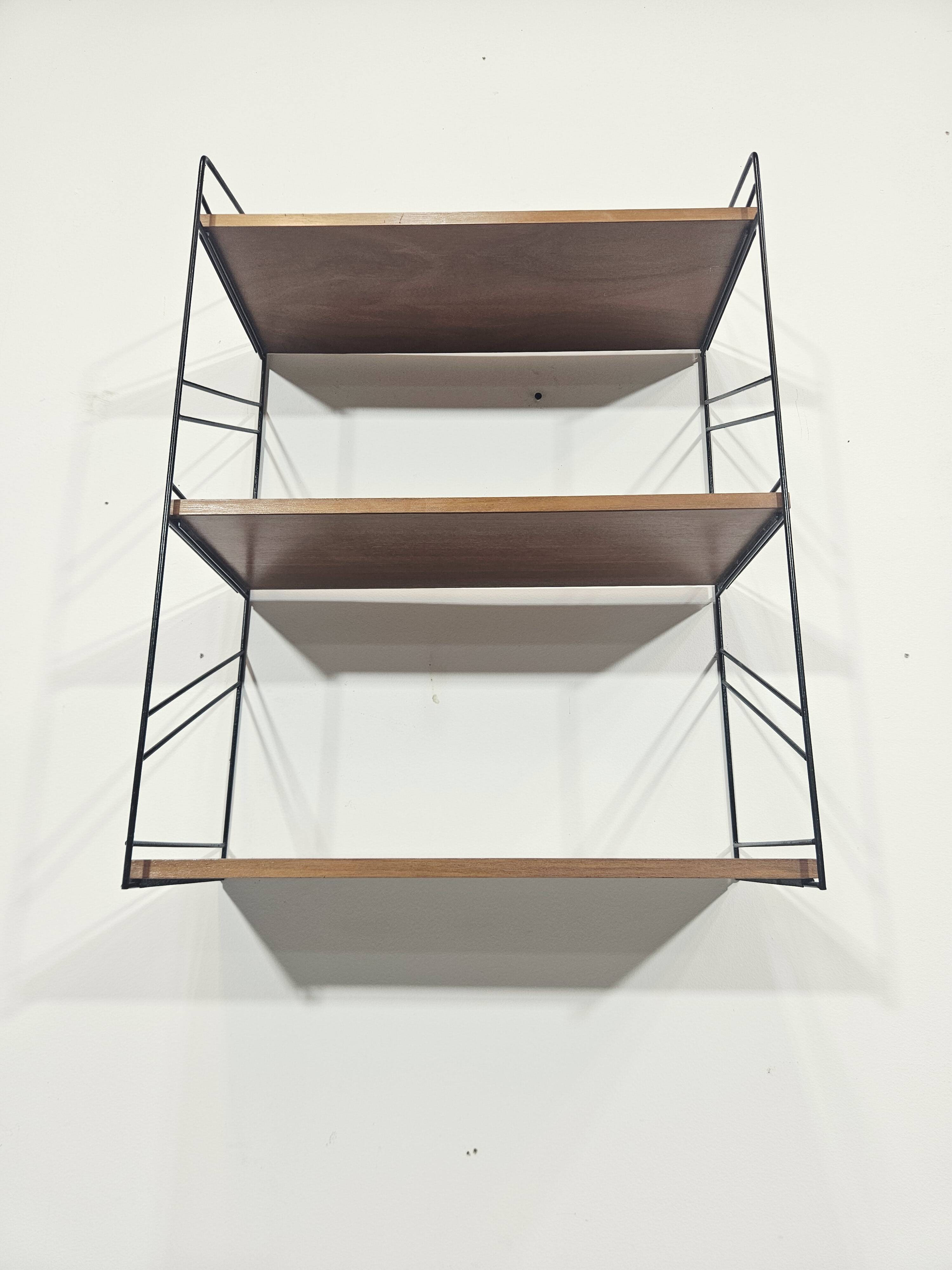 Étagère murale Mid-Century / String / Tomado / années 1970.