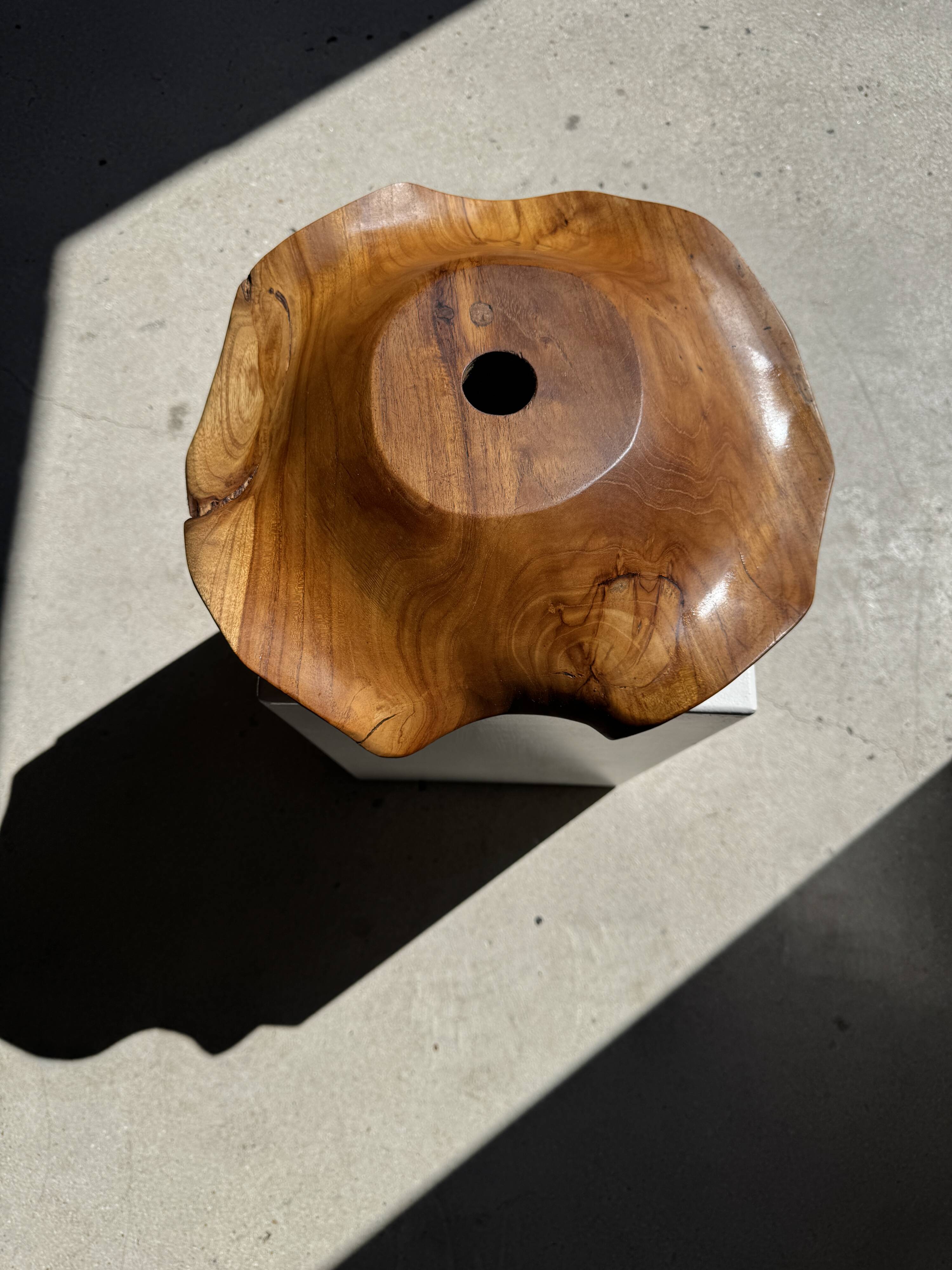 Average suspension flat wavy leaf in teak flower stripes D:40