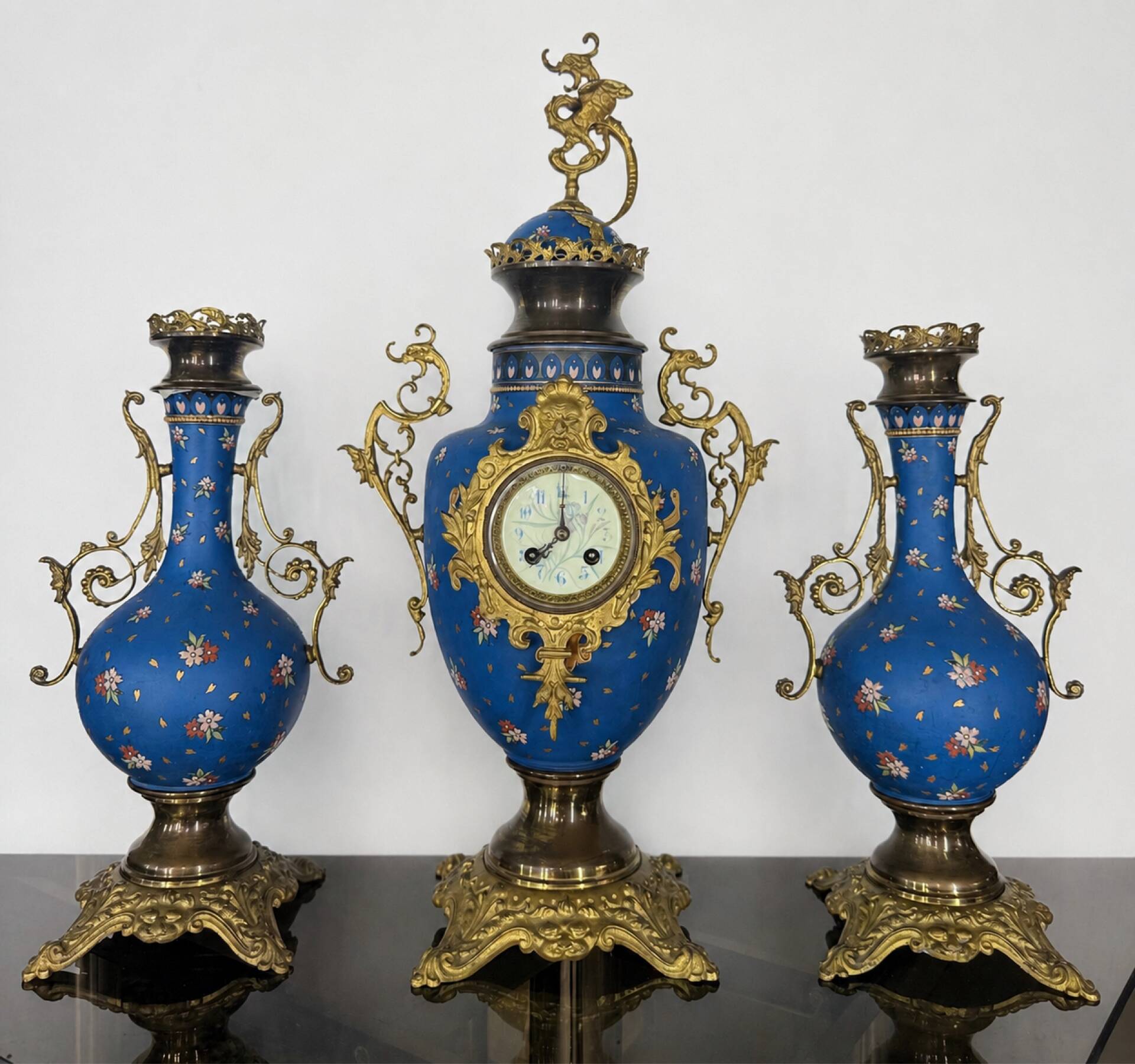 Garniture de cheminée Napoléon III en faïence Villeroy & Boch Mettlach