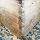 Table basse brutaliste