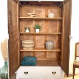 Armoire parisienne