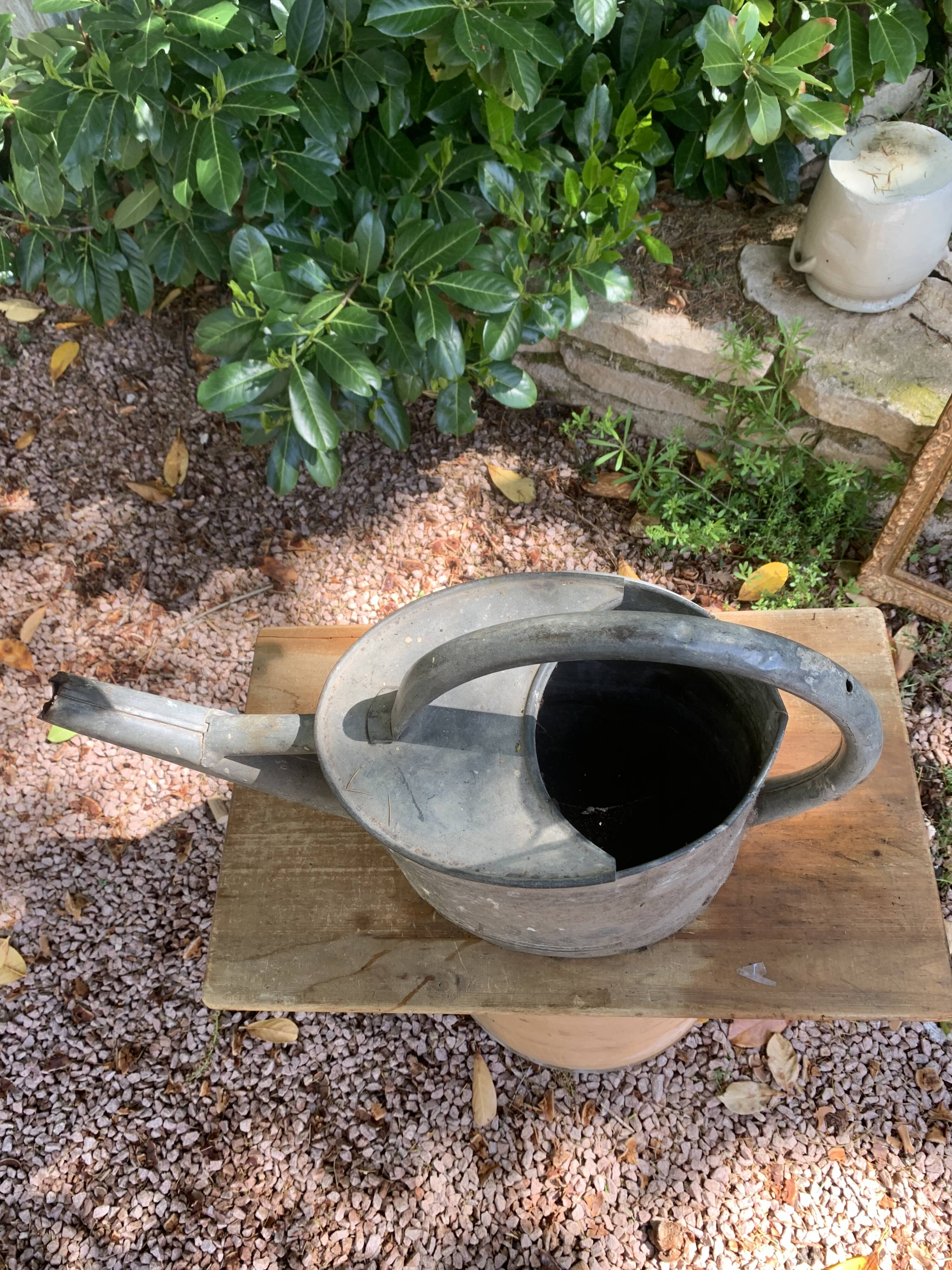 Zinc watering can