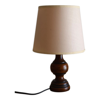 Vintage table lamp in turned wood and fabric lampshade