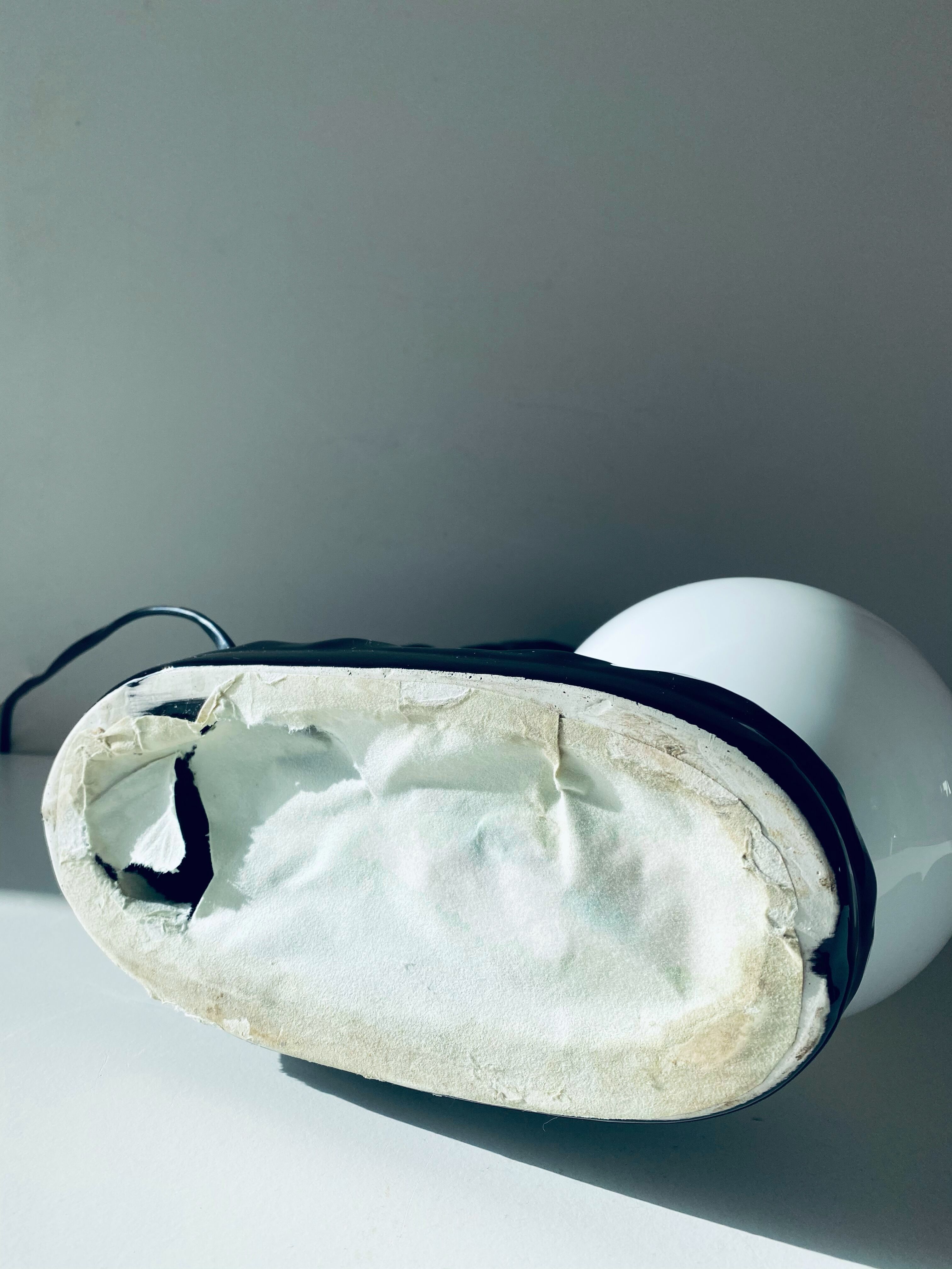 Ceramic and opaline horse lamp