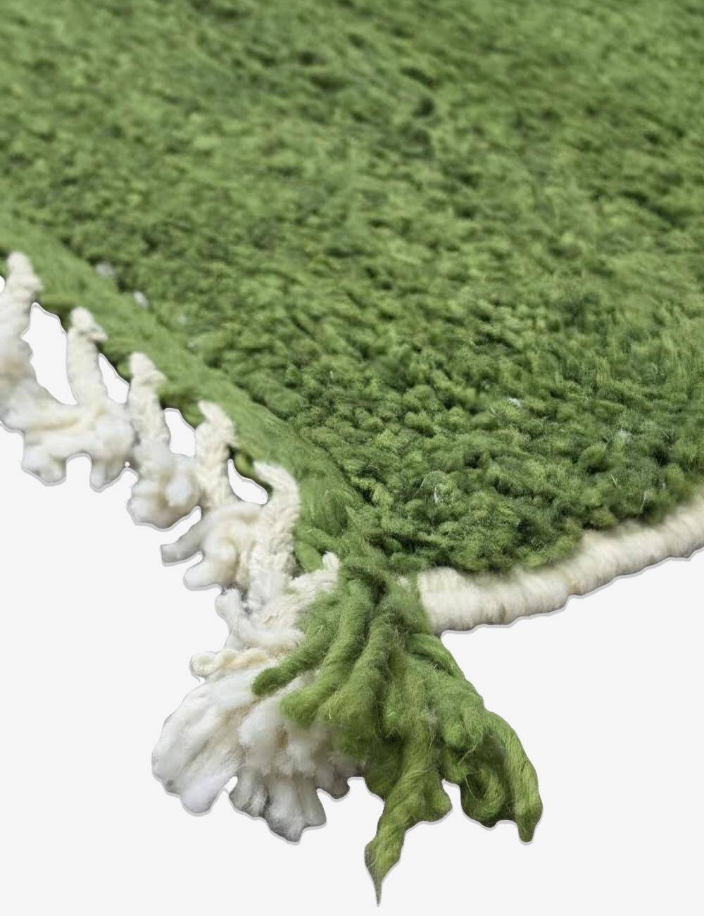 Contemporary Green Carpet - 292 x 207 cm