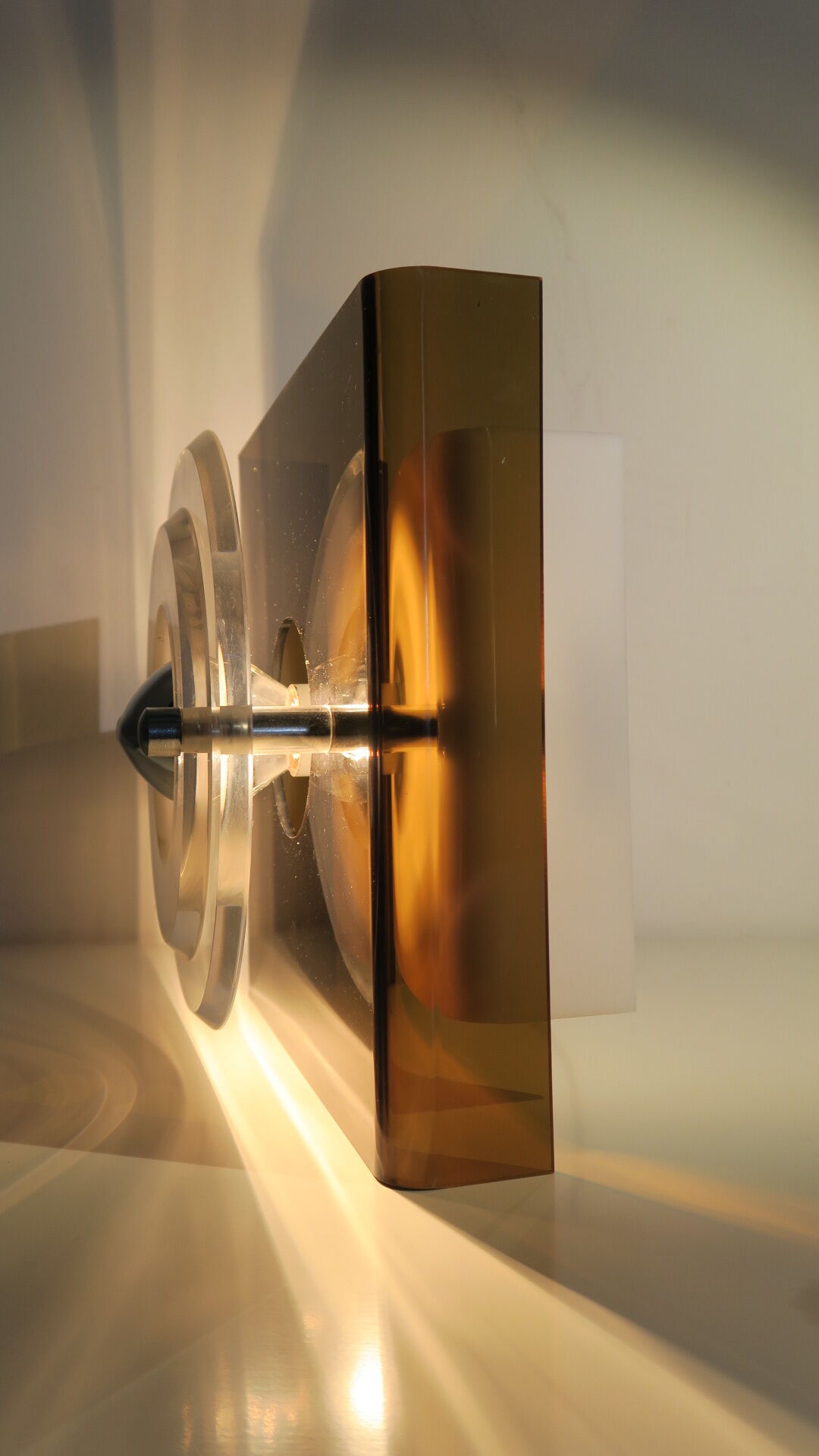 Herda, 80s wall lamp, plexiglass