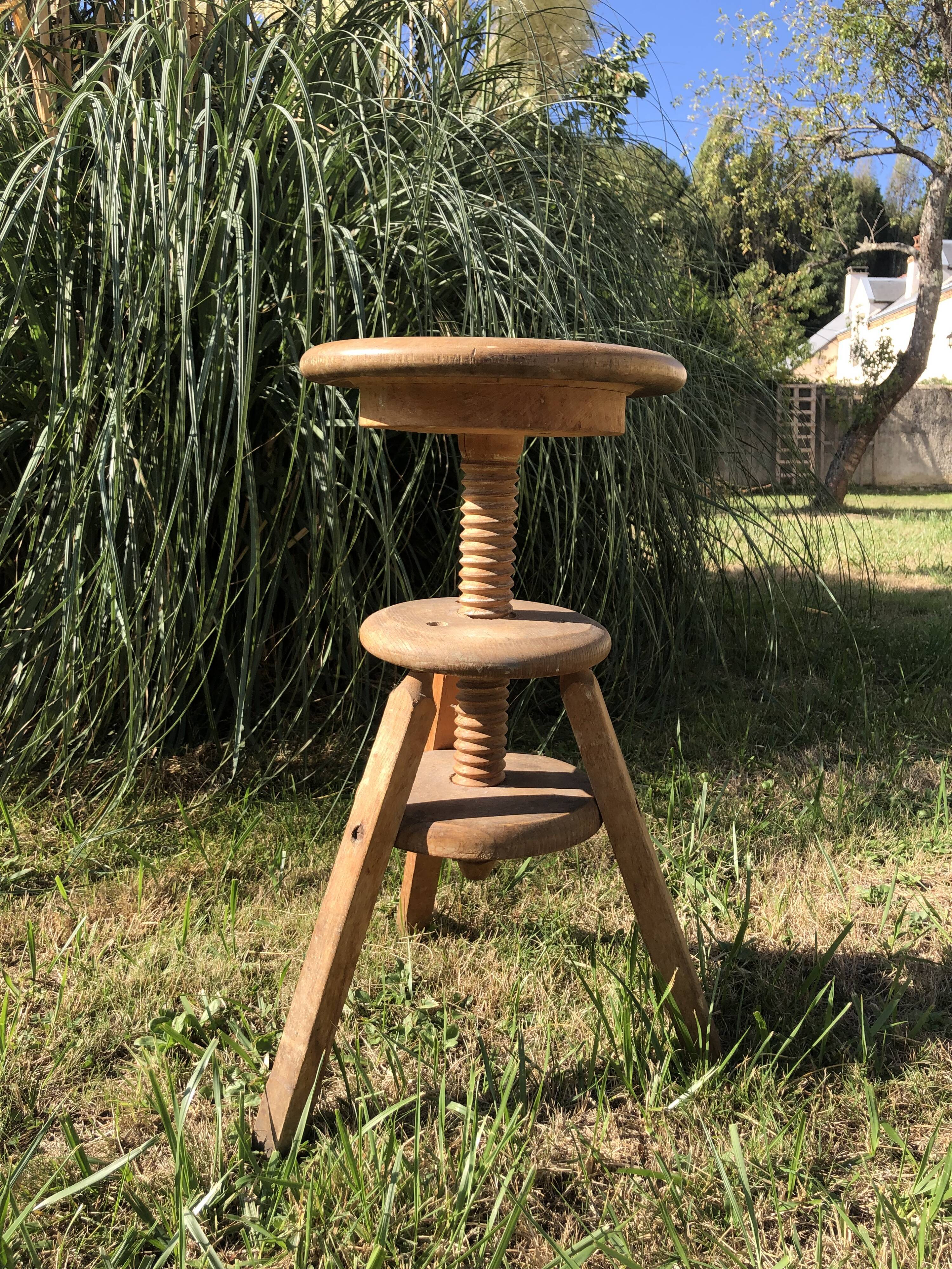 Wooden screw stool