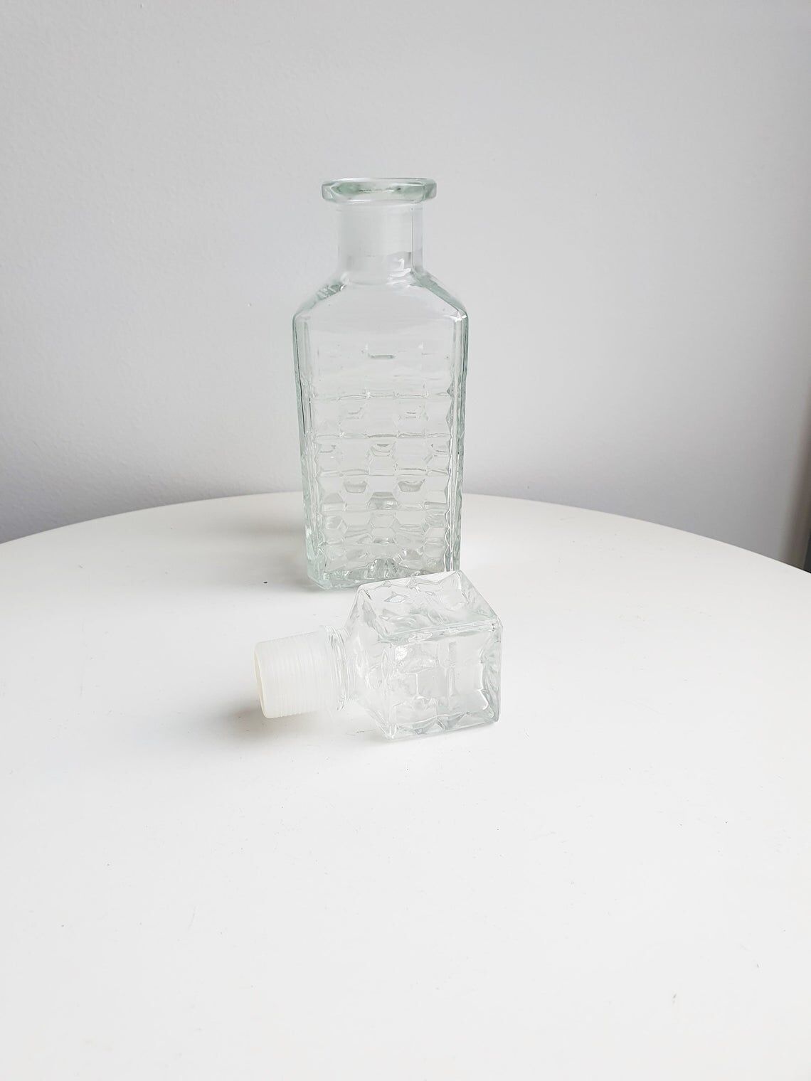 Glass square carafe