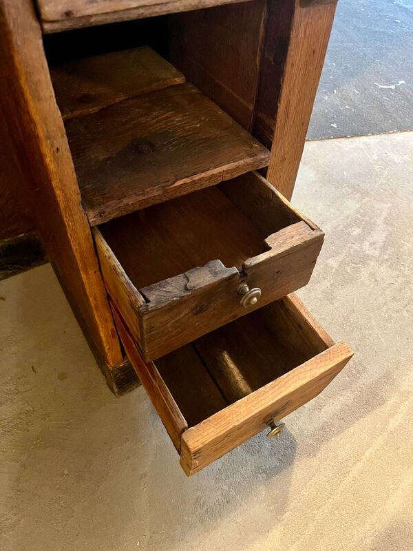 Ancien petit bureau début XXème