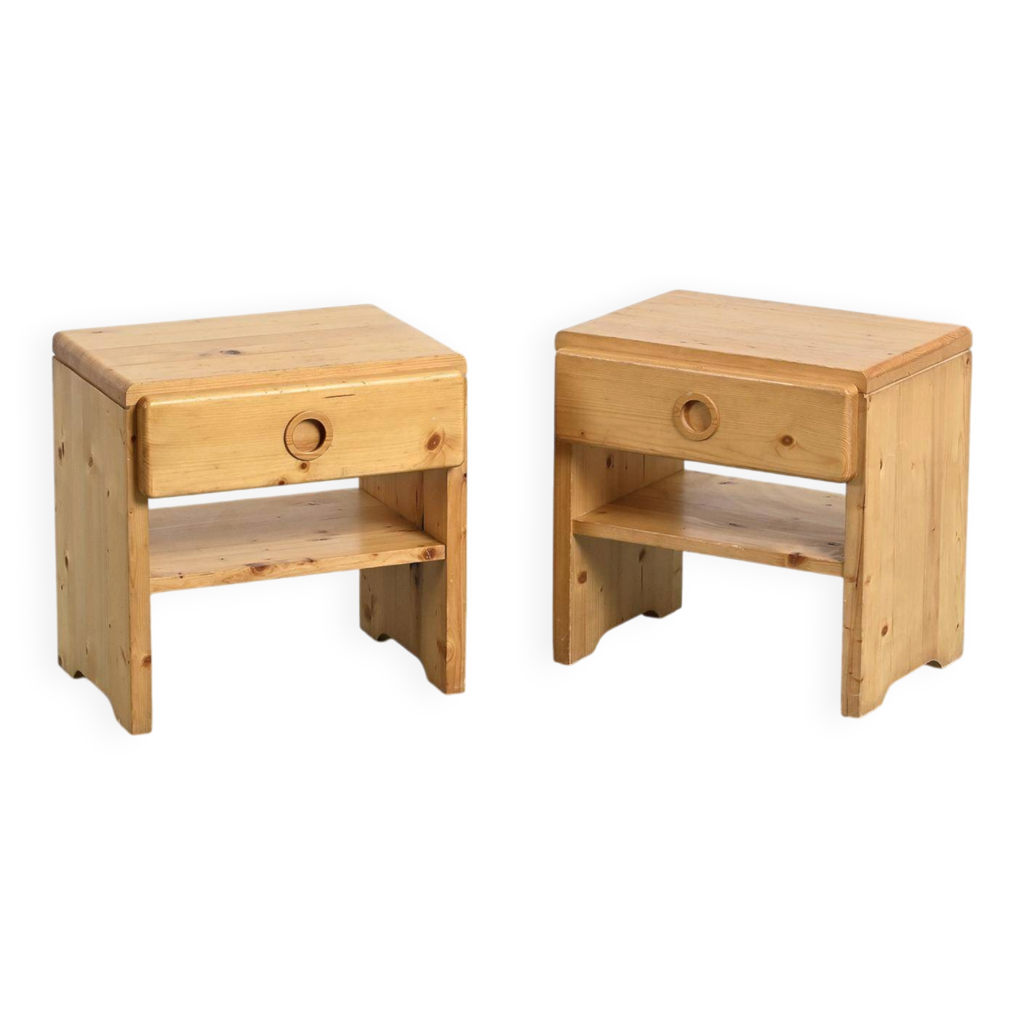 Pair of bedside tables from Arcs in solid pine, circa 1975.