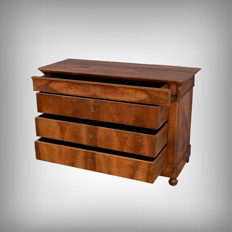 Walnut burl commode, Restoration period – early 19th century