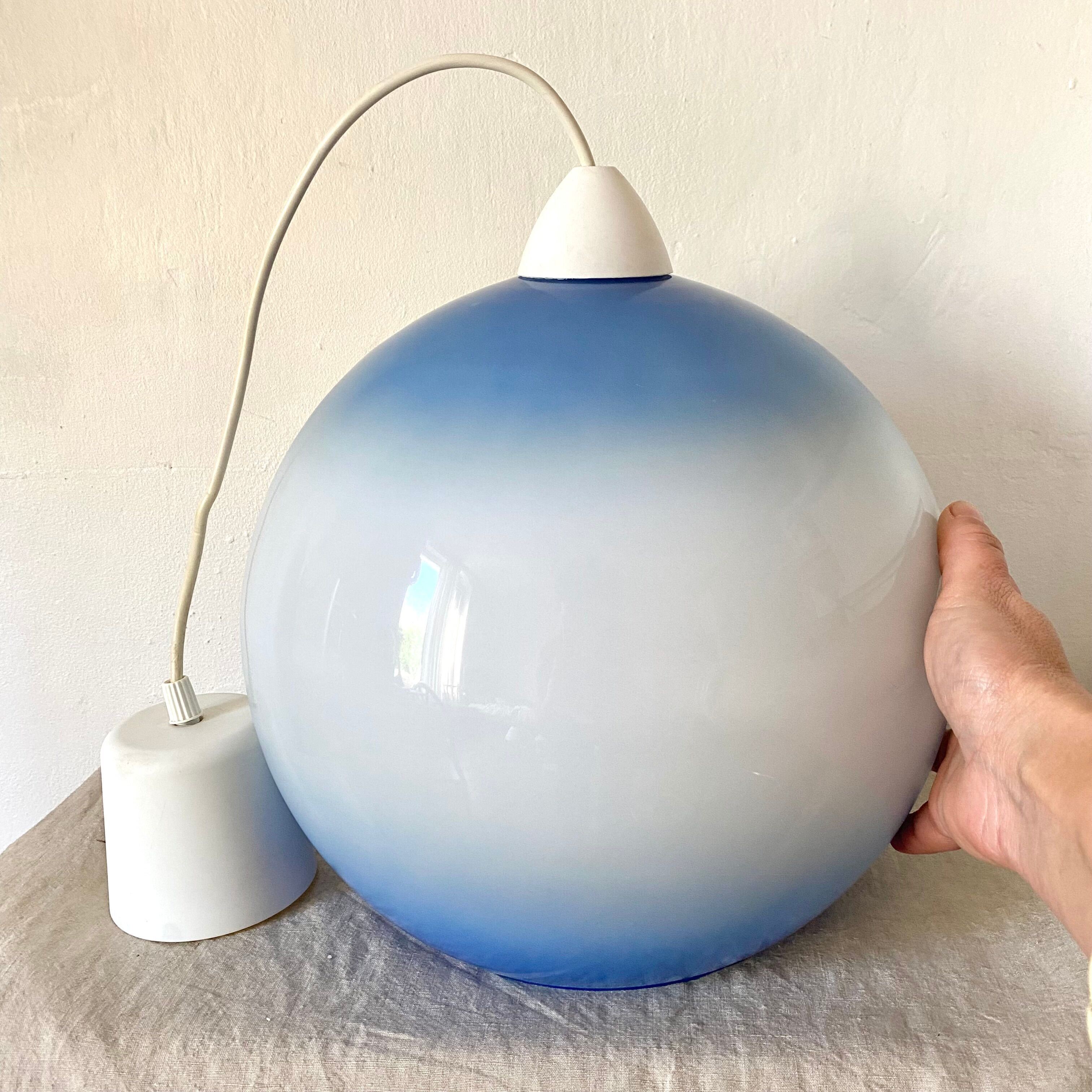 Vintage opaline globe suspension