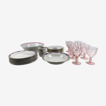 Service de table depareille -verrerie, faïence et porcelaine  - 8 couverts -27 pièces
