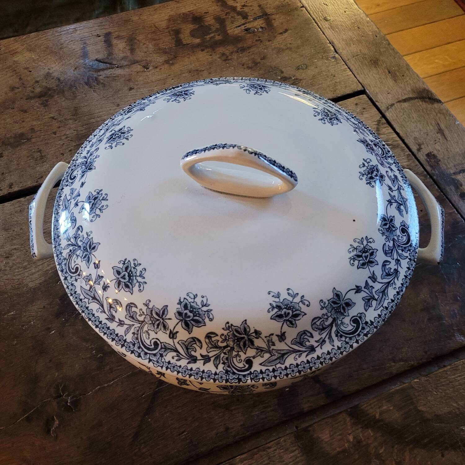 St Amand soup tureen 50s